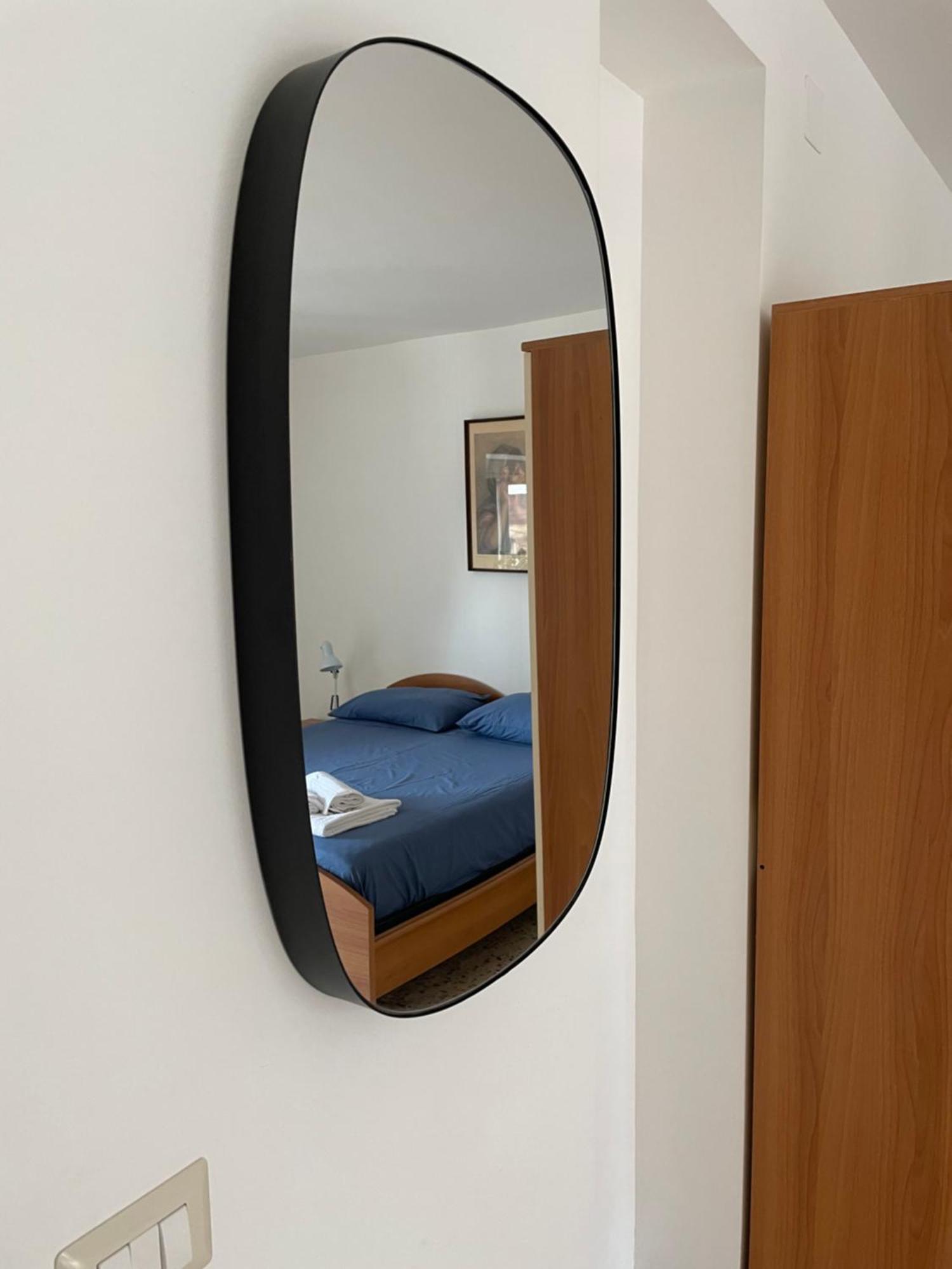Lorenzo'S House Catania City Centre - Comfortable Large Apartment With 2 Bedrooms And 2 Baths, Close To Trains, Metro And Bus Station Exterior photo
