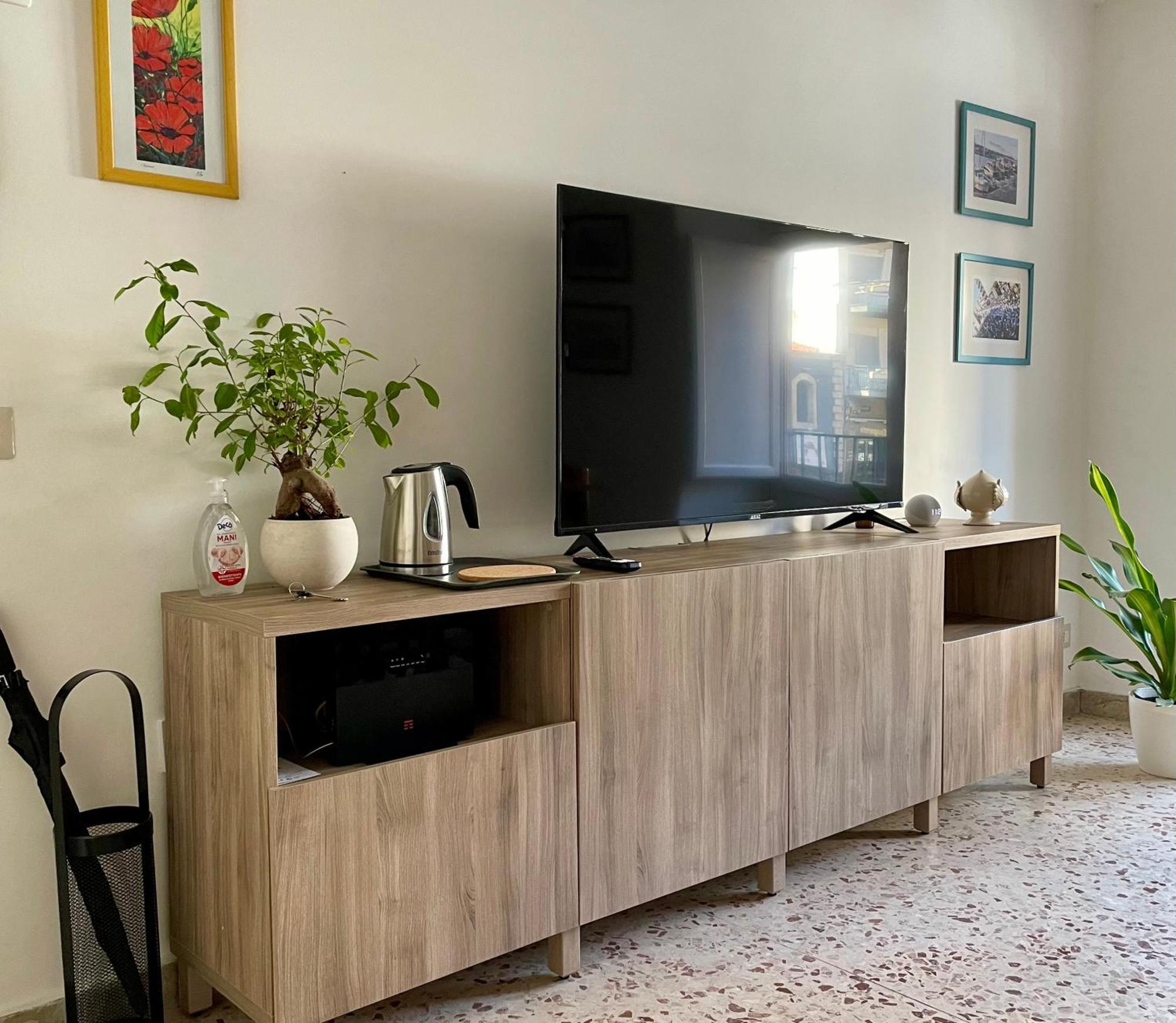 Lorenzo'S House Catania City Centre - Comfortable Large Apartment With 2 Bedrooms And 2 Baths, Close To Trains, Metro And Bus Station Exterior photo